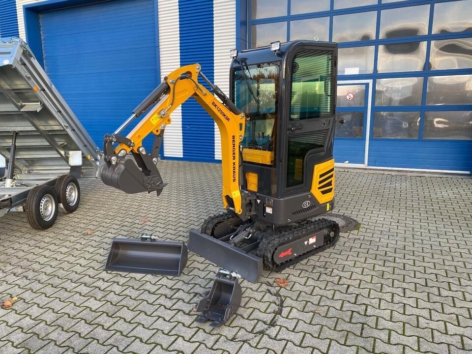 Minigraafmachine Minibagger Kubota BK1250KSR im Komplettpaket mit Kippanhänger und Auffahrrampen *INKL.19% MWST*BERGER KRAUS*SOFORT!* Minibagger Kubota BK1250KSR im Komplettpaket mit Kippanhänger und Auffahrrampen *INKL.19% MWST*BERGER KRAUS*SOFORT!*- Photo 2