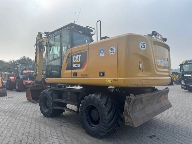 Mobilbagger CAT M 320 F- Photo 2