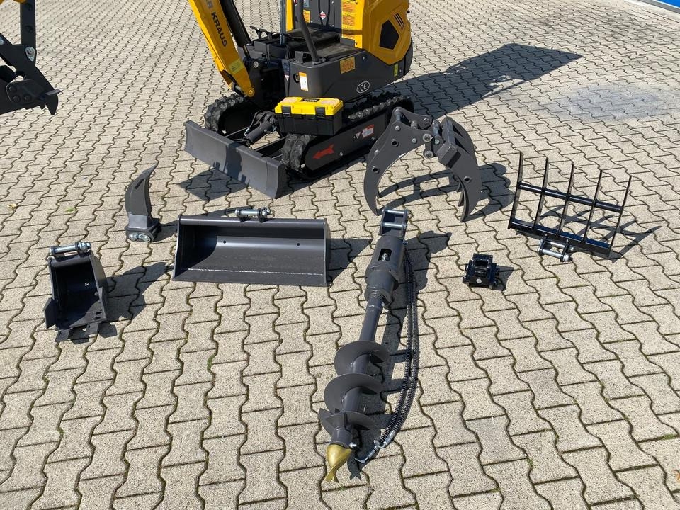 Mini excavator Minibagger BK1000JSR inkl. kleinem Zubehörpaket *HERBSTAKTION*INKL.19% MWST*BERGER KRAUS* VERSTELLFAHRWERK*SOFORT!* Minibagger BK1000JSR inkl. kleinem Zubehörpaket *HERBSTAKTION*INKL.19% MWST*BERGER KRAUS* VERSTELLFAHRWERK*SOFORT!*- Photo 2